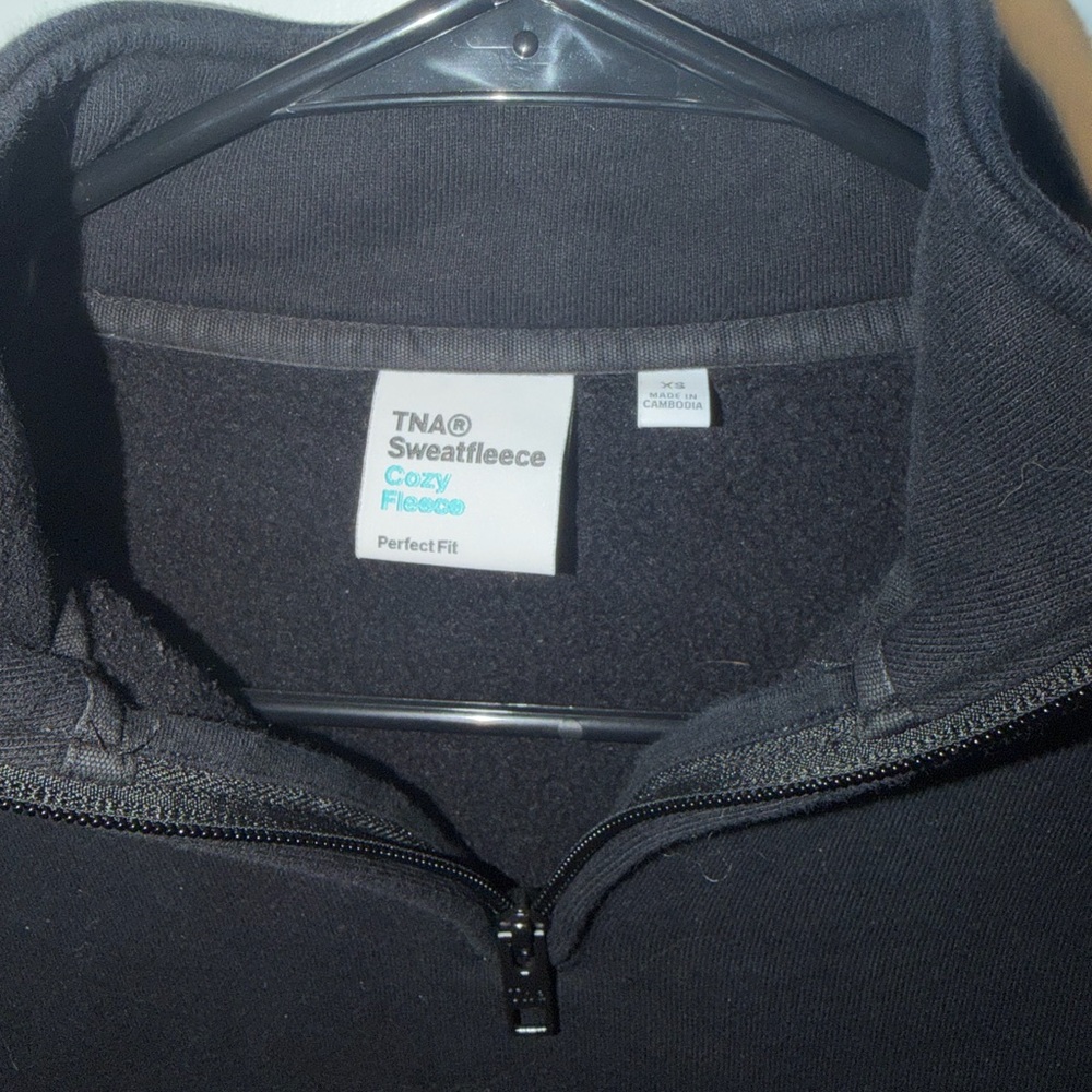 Aritzia Women's Black Cropped Pullover - Picture 3 of 4